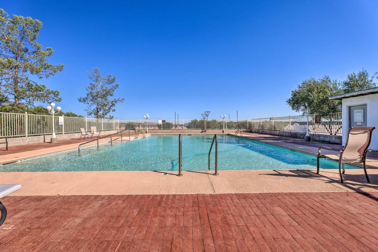 Cozy And Relaxing Eloy Apartment With Pool Access Exterior photo